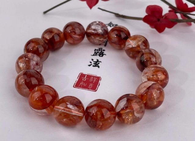 紅膠花水晶招財嗎 紅膠花水晶招財嗎